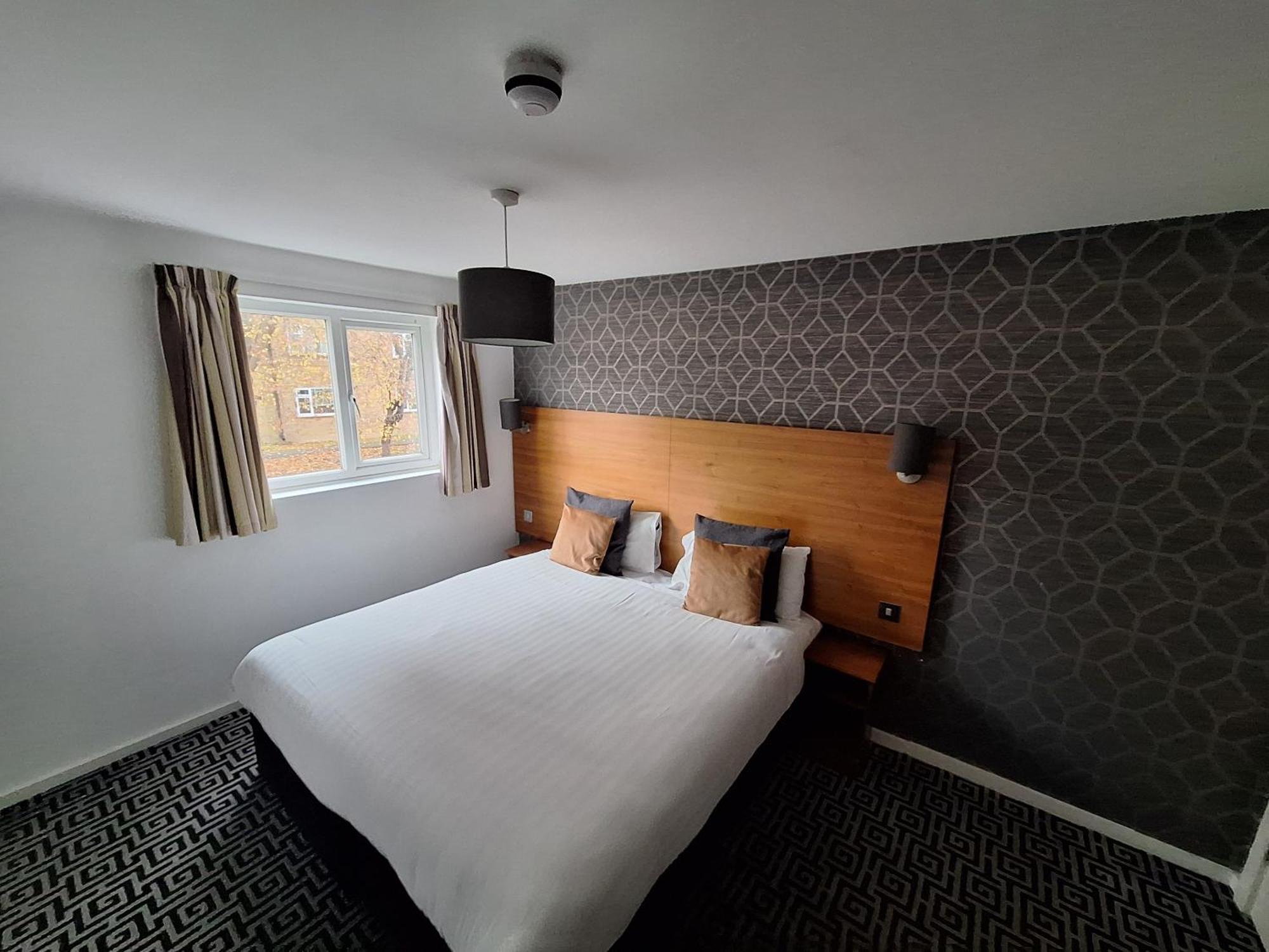 Stockwood - Airport Hotel 2*